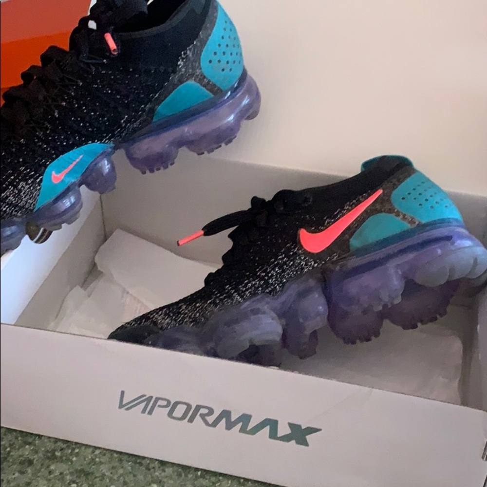 Nike air vapor ax flyknit 2 -  Great Condition!